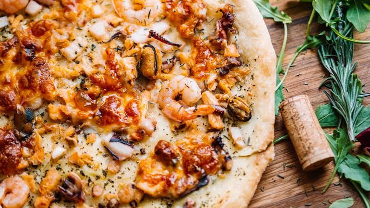 Deniz Mahsullü Pizza